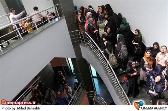 http://www.seemorgh.com/uploads/1392/05/ehsan%20alikhani3.jpg