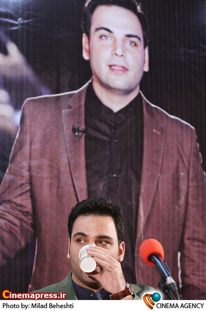 http://www.seemorgh.com/uploads/1392/05/ehsan%20alikhani5.jpg