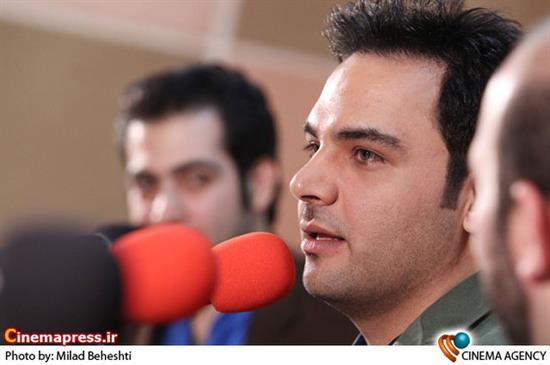 http://www.seemorgh.com/uploads/1392/05/ehsan%20alikhani7.jpg