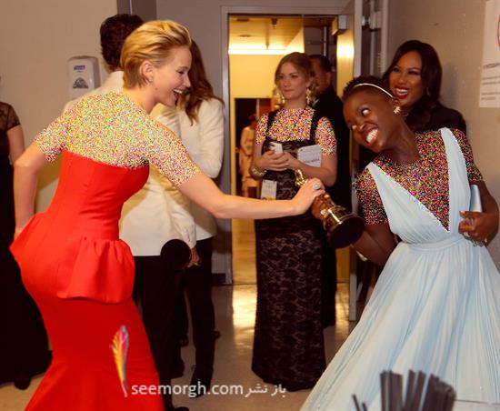 http://www.seemorgh.com/uploads/1392/12/86th-annual-academy-awards-backstage-2014-oscar2.jpg