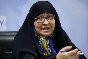 محدودیت ها موجب شد تا دختران انقلاب روسری ها را سر چوب بگذارند