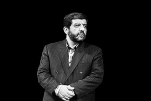 واکنش متفاوت عزت الله ضرغامی به عدم پخش مصاحبه ناصر ملک مطیعی