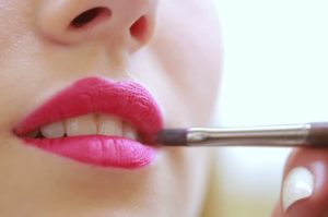 7 سوال در مورد رژ لب، از انتخاب تا نحوه خرید