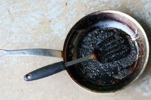 ظروف مختلف آشپزخانه را چگونه تمیز کنیم؟