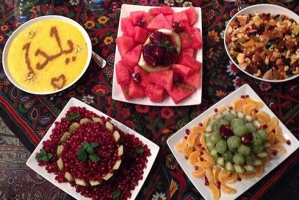 سفره شب یلدا 96 را با این ایده ها تزیین کنید
