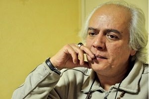 کنایه های تند سیروس الوند در جشن مدیران تولید سینما: ما به جشن زنده ایم نه اشک!