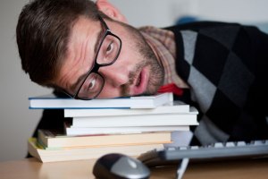 به این دلیل مهم حتما بعد از درس خواندن, 10 دقیقه بخوابید!