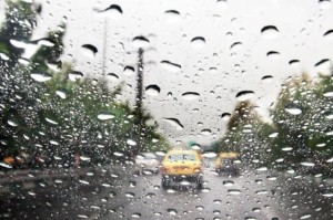 نکات مهم برای رانندگی در جاده های بارانی و برفی