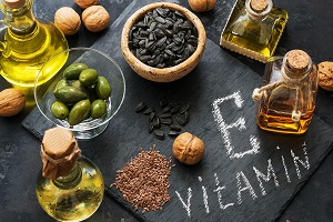 ویتامین E چه فایده ای برای بدن دارد و آیا مصرف آن عوارض دارد؟