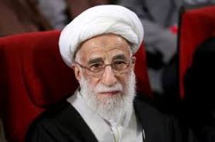 تصویری جالب از آیت‌الله جنتی در سفر خارجی
