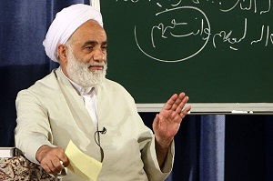 قرائتی عزادار شد