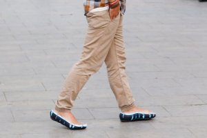 کفش جدید ترکیبی از دمپایی و کتانی!!