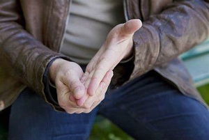 علت دائمی سردی دستان چیست؟