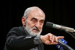 شریعتمداری: روی دیوار اینستکس یادگاری ننویسید!