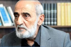 شریعتمداری به روحانی: دست مریزاد