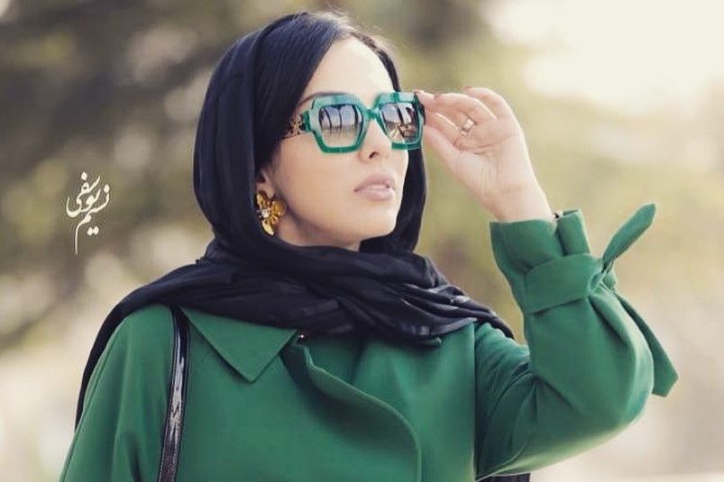 مبارزه لیلا اوتادی با نژادپرستی با دیدار از تئاتر افغان ها! عکس