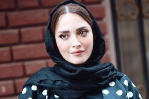 عکس نادیده از کودکی بهنوش طباطبایی