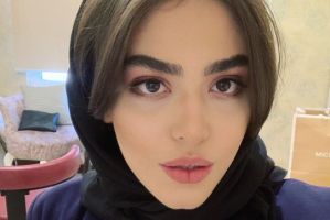 رنگ موی عجیب و غریب ریحانه پارسا