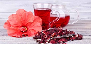 فواید و مضرات مصرف چای ترش