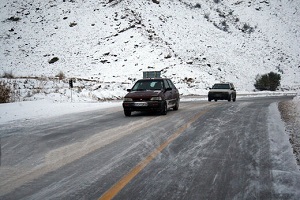 بارش برف و باران در جاده‌های گلستان