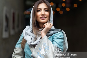 سمیرا حسینی و مهسا باقری در دیوار + عکس