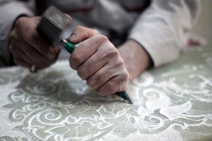 هنرهای صنایع دستی که زور و بازوی مردانه می خواهد + عکس