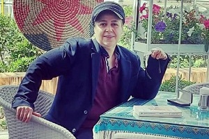 مازیار لرستانی در کنار فرزاد حسنی بعد از عمل + عکس