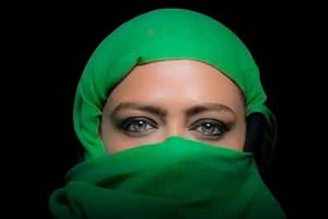 بالای منبر رفتن بهاره رهنما در شب عاشورا! + عکس