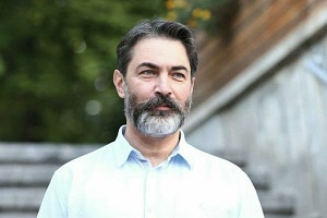 پارسا پیروزفر، مردی که می توانست رایان گاسلینگ ایران باشد + عکس