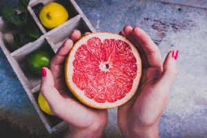 مصرف گریپفروت برای این افراد ممنوع