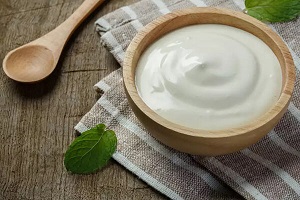 خوردن ماست در وعده صبحانه چه خواصی دارد؟