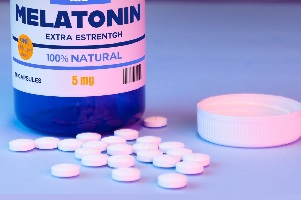 ملاتونین melatonin چیست و کدام غذاها حاوی ملاتونین هستند؟