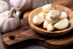 سیر راه درمانی برای آکنه