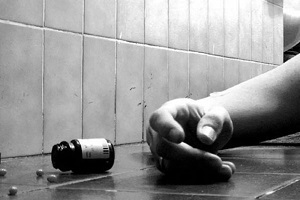 پشت پرده تلخ خودکشی ناموفق یک دختر 17 ساله 
