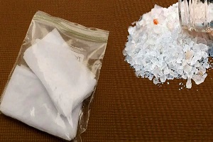نقشه مرگبار یک قاچاقچی برای انتقال شیشه به زندان