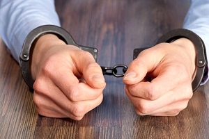 زن مطلقه، قربانی رابطه پنهانی با مرد متاهل 