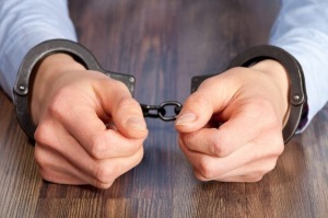 کلاهبرداری با فروش سوالات امتحان نهایی