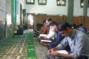 دستور ویژه وزیر بهداشت برای برپایی نماز جماعت 