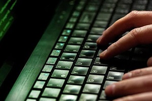 انتقام اینترنتی پسر دانش آموز از همکلاسی 