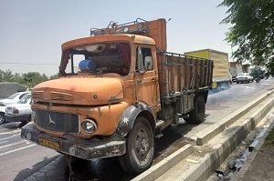 کامیون بنزی که بزرگراه آزادگان را به هم ریخت 