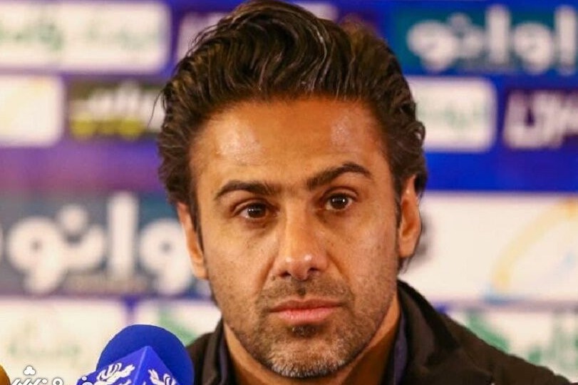 حرکت زشت فرهاد مجیدی در کنفرانس خبری بعد از دربی