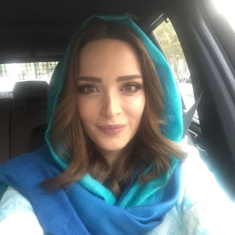 بهنوش طباطبایی در پشت ترافیک بهنوش طباطبایی در پشت ترافیک