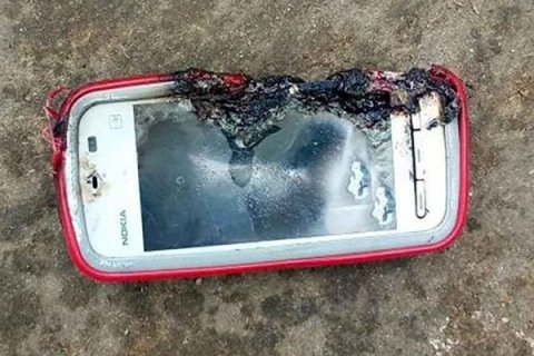 گوشی منفجر شده دختر هندی گوشی منفجر شده دختر هندی