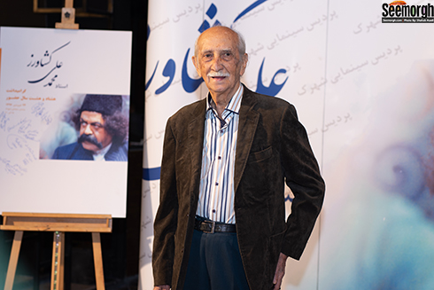 داریوش اسد زاده در مراسم بزرگداشت محمدعلی کشاورز داریوش اسد زاده در مراسم بزرگداشت محمدعلی کشاورز