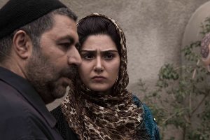 تصویر باران کوثری, فرهاد اصلانی و پانته آ بهرام روی پوستر