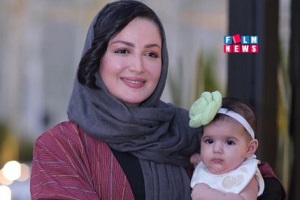 شیلا خداداد و دخترش و حمید نعمت الله در مراسم تقدیر از کارگردان رگ خواب