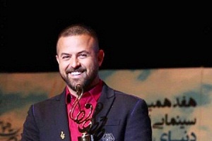 هومن سیدی برنده جایزه بهترین بازیگر مرد درام جشن حافظ + عکس