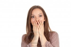 علاقه دختر به مار های کبری !! عکس