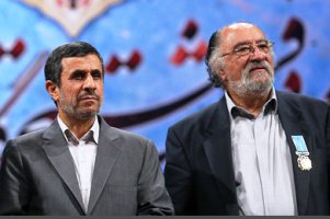 سخنان صریح داریوش ارجمند: بدنامی نشستن کنار احمدی نژاد را پذیرفتم!