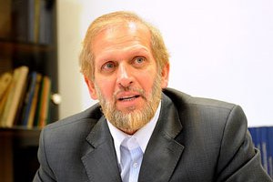 پدر شوهر مهناز افشار در مراسم فرج الله سلحشور! عکس
